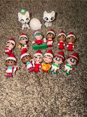 Elf On The Shelf Mini Blind Bag Mystery Figure Set